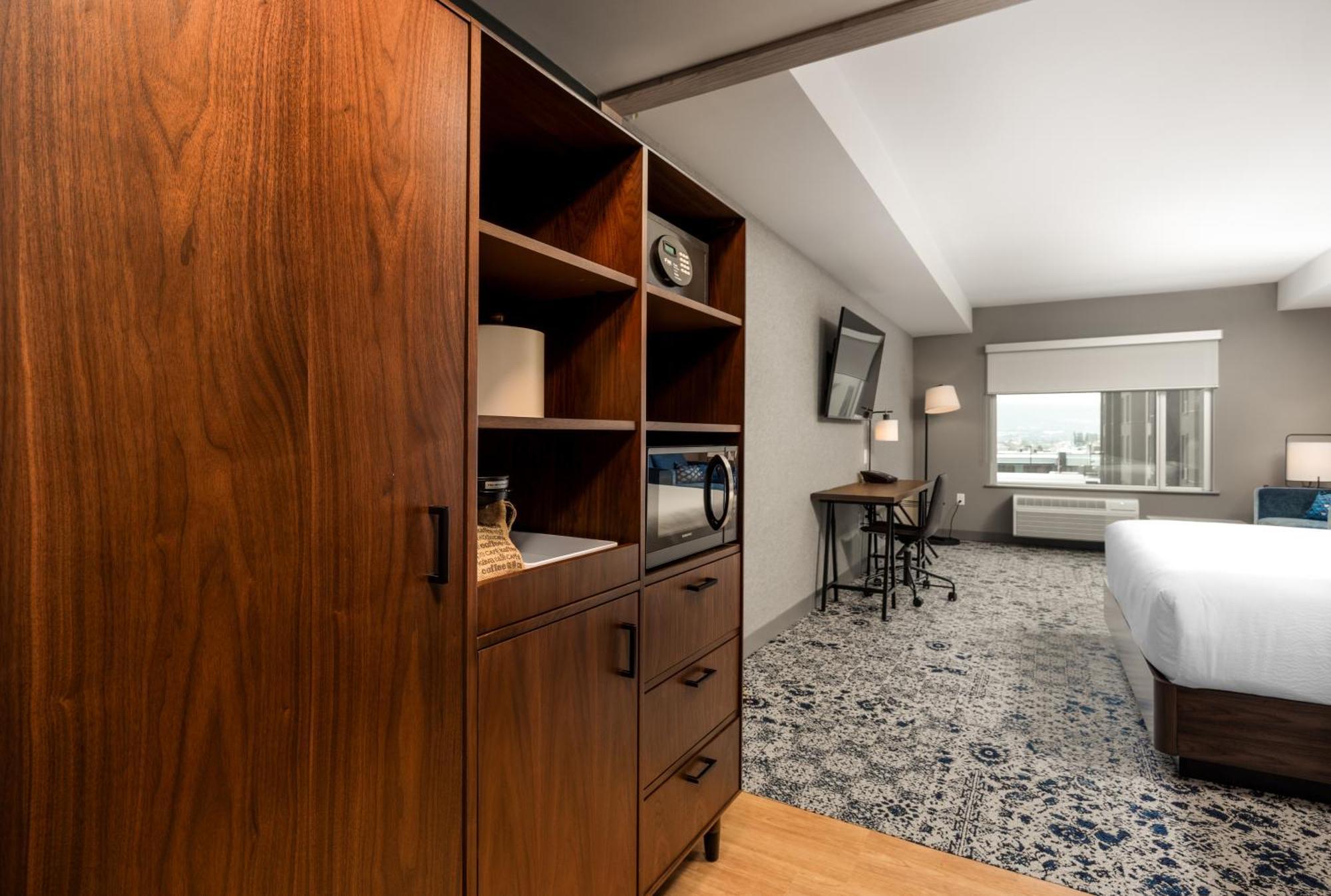 Four Points By Sheraton Kelowna Airport Exteriér fotografie