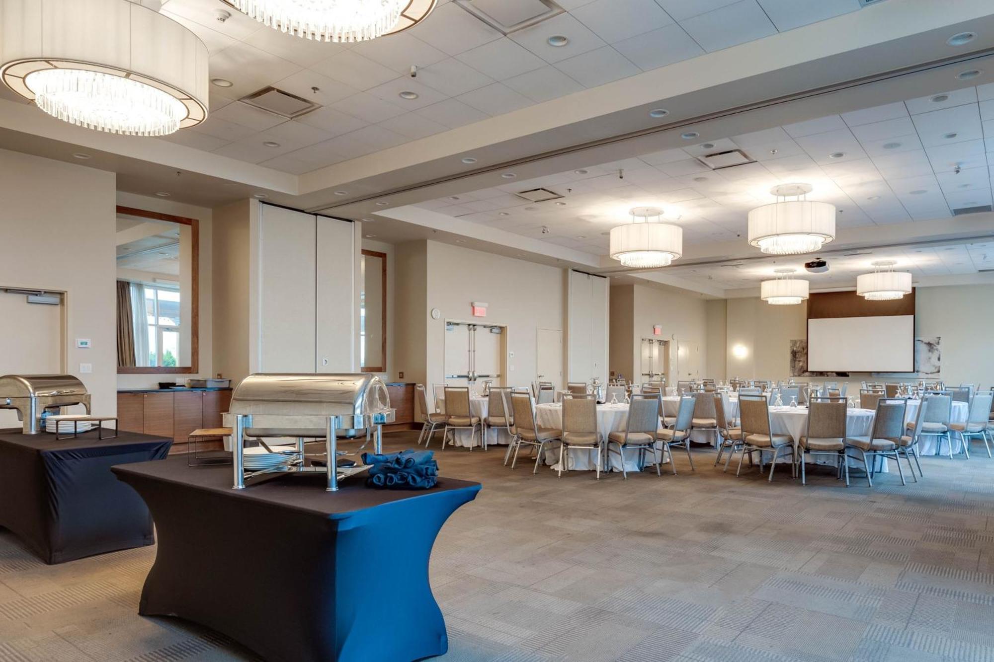 Four Points By Sheraton Kelowna Airport Exteriér fotografie