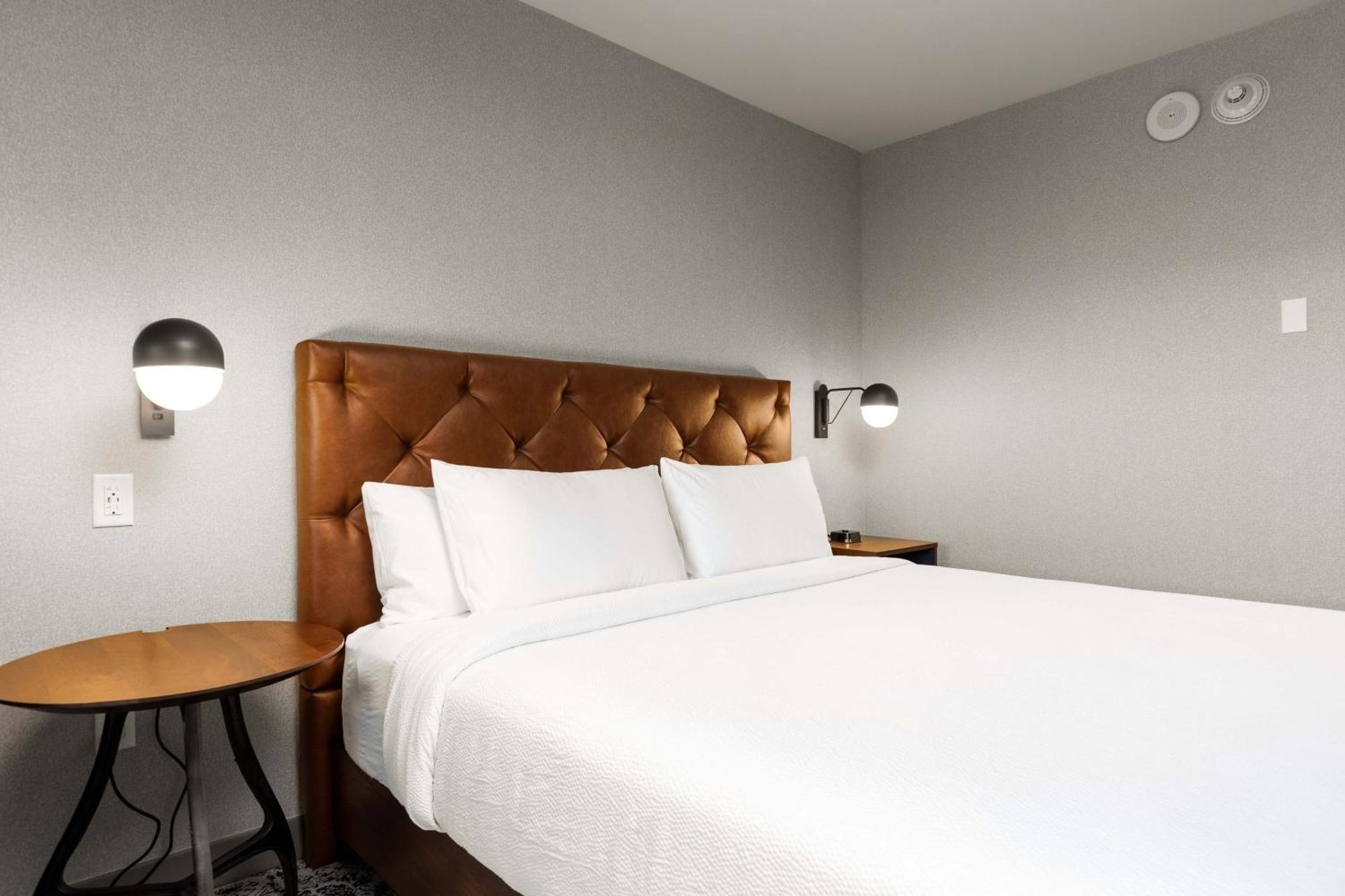 Four Points By Sheraton Kelowna Airport Exteriér fotografie