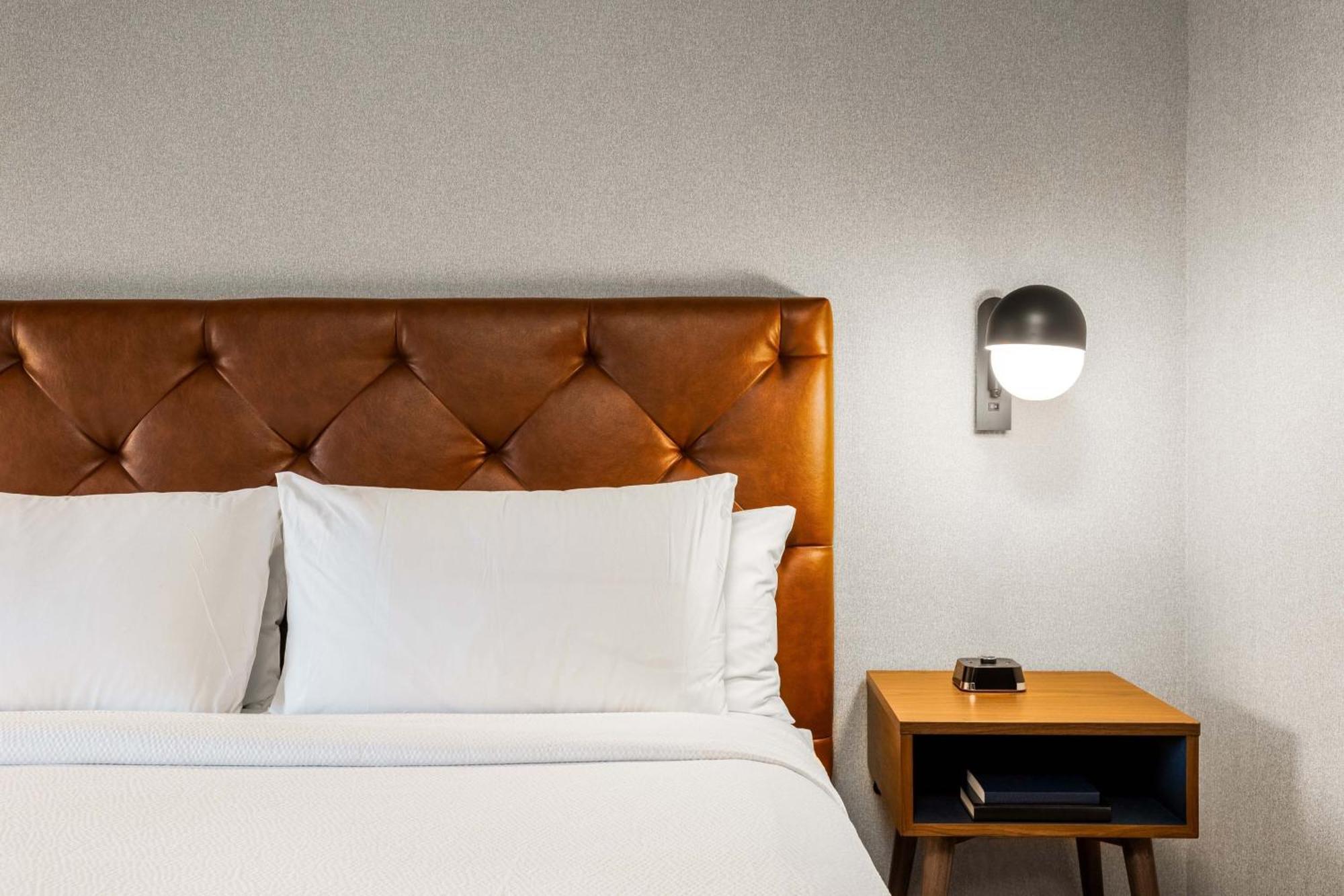 Four Points By Sheraton Kelowna Airport Exteriér fotografie
