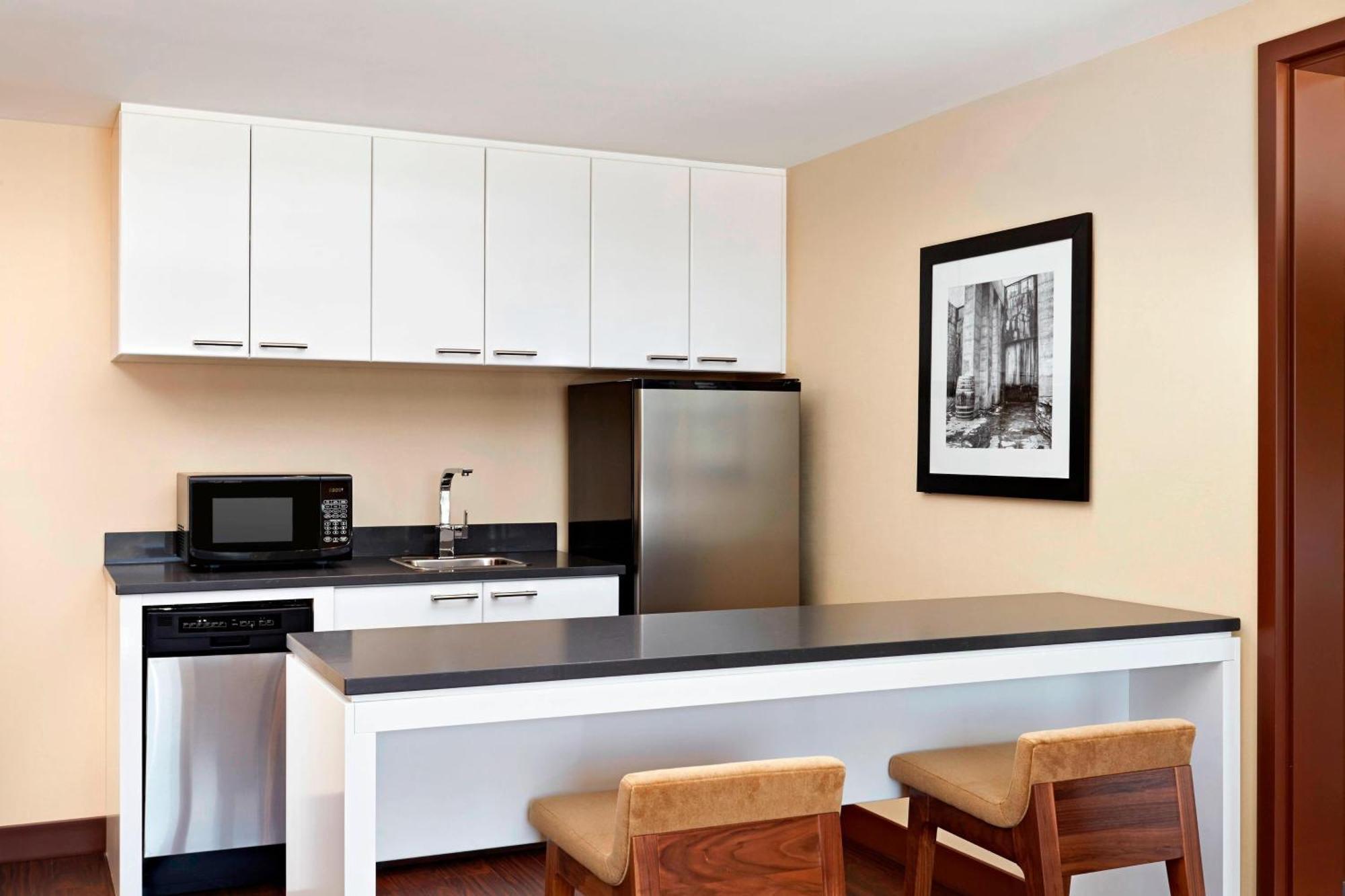 Four Points By Sheraton Kelowna Airport Exteriér fotografie