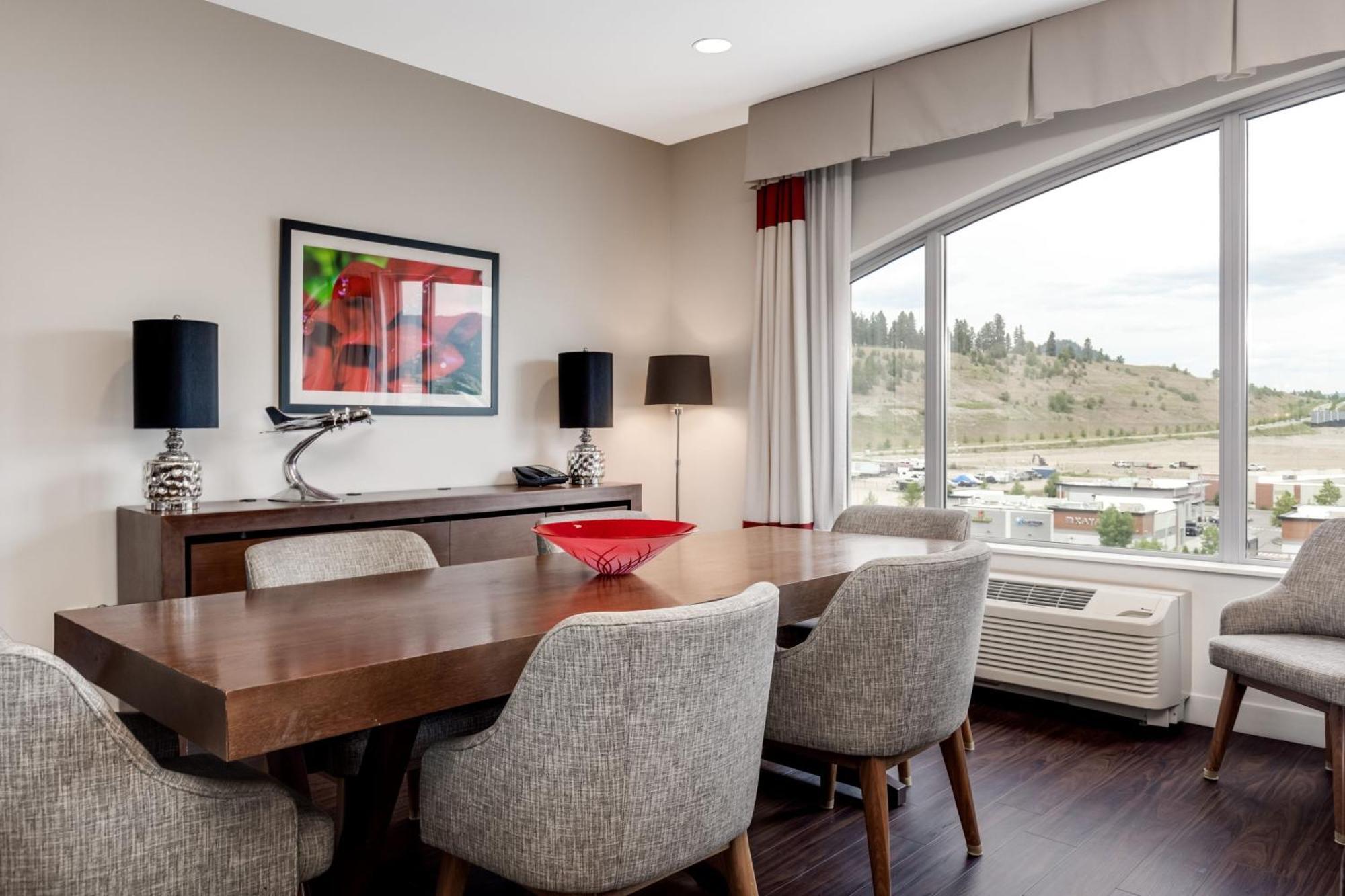 Four Points By Sheraton Kelowna Airport Exteriér fotografie