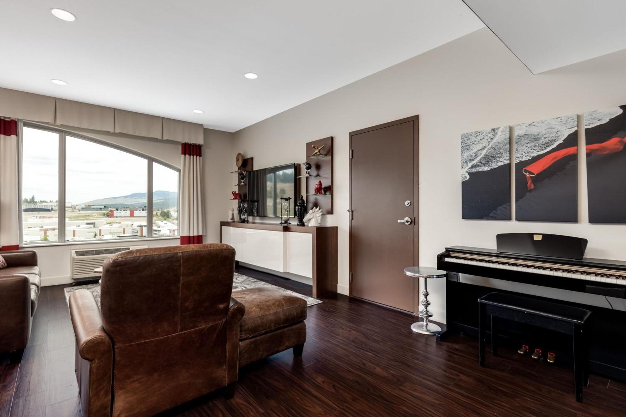 Four Points By Sheraton Kelowna Airport Exteriér fotografie